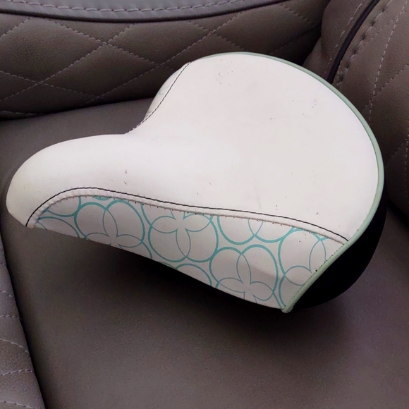 Huffy Wide Saddle Bike Seat - Picture 2 of 6